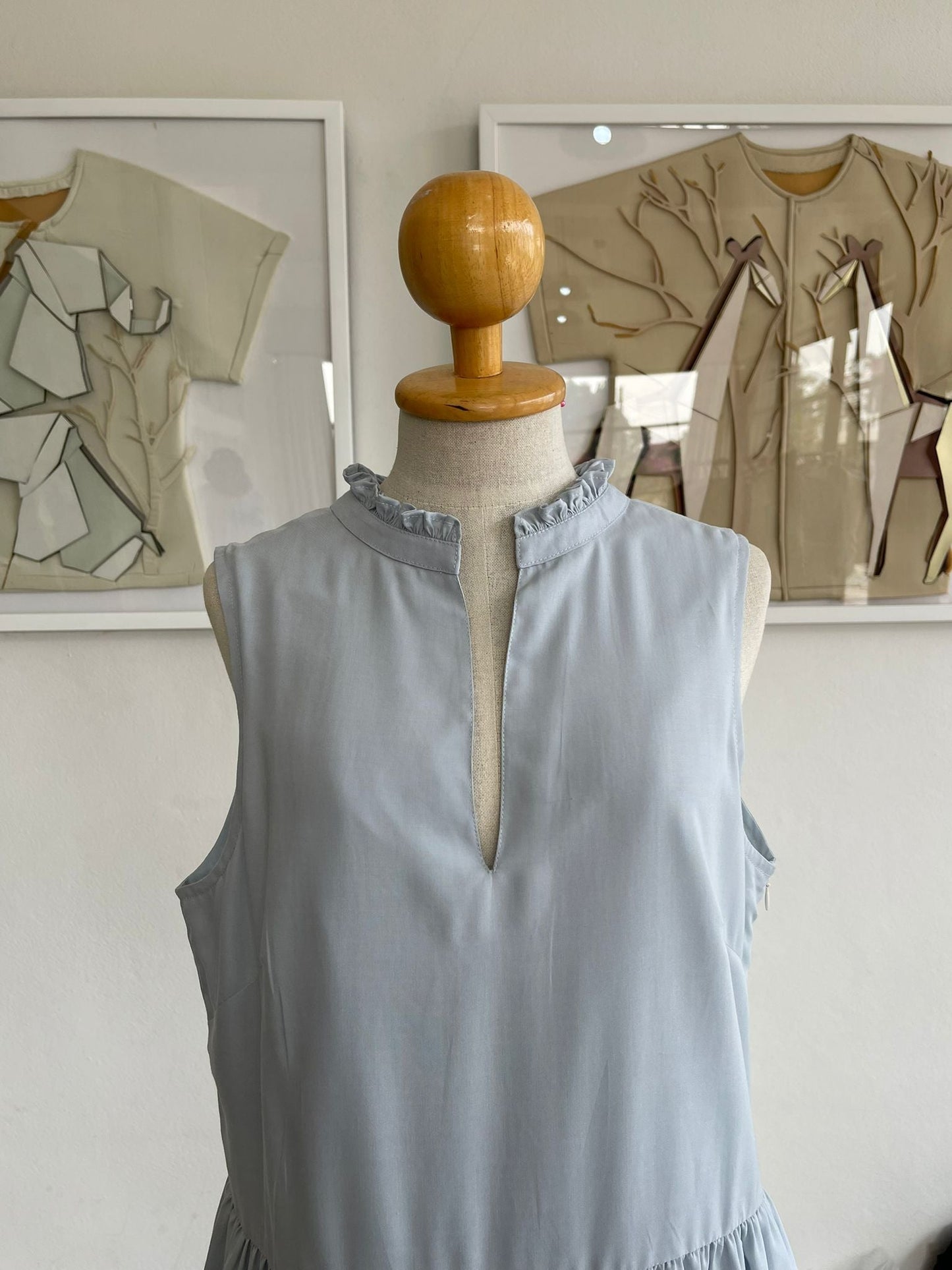 Elegant Ruffle Collar Dress - Camaroha Sutra