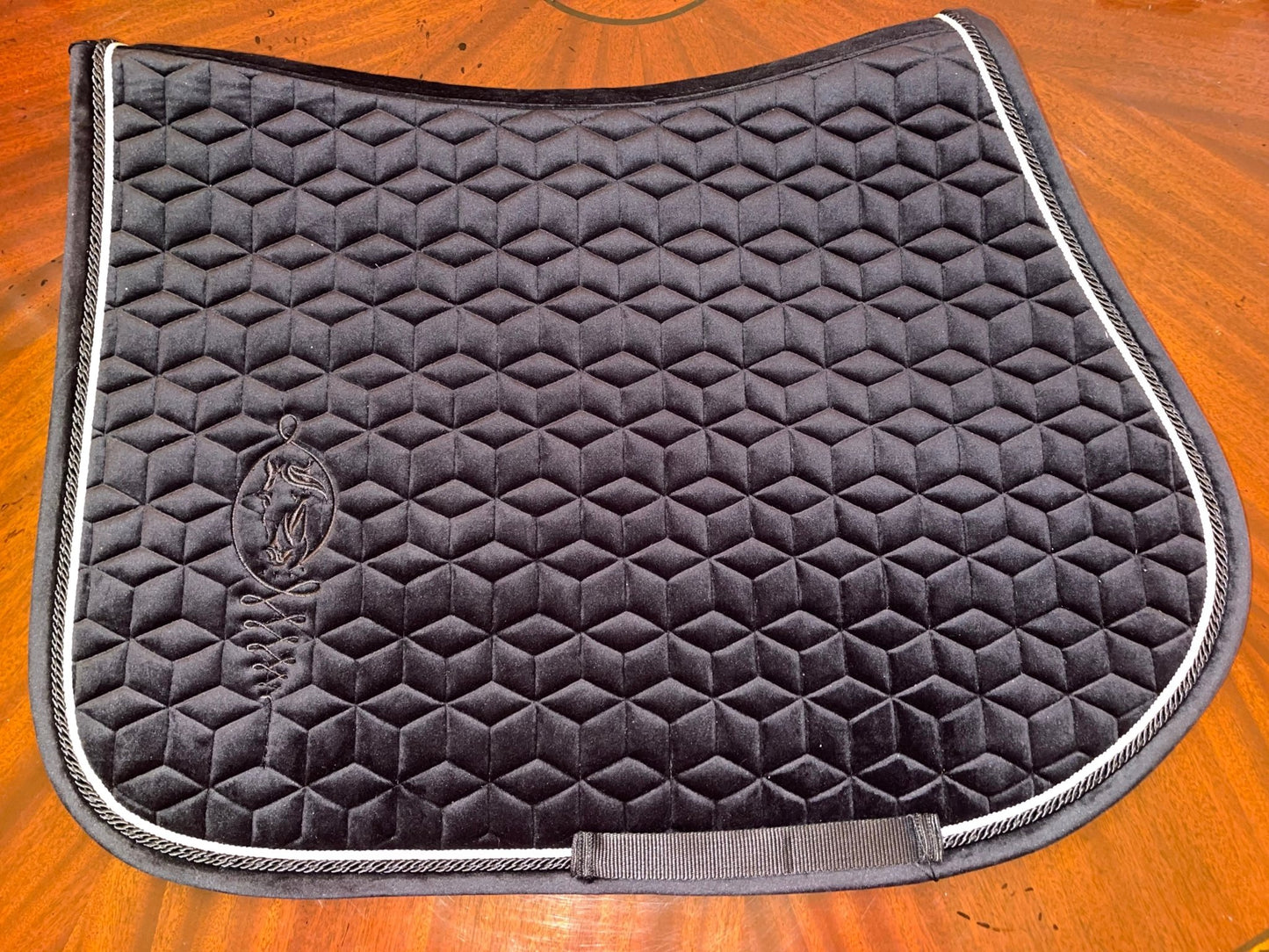 Velvet Jumping Saddle Pad - Camaroha Sutra