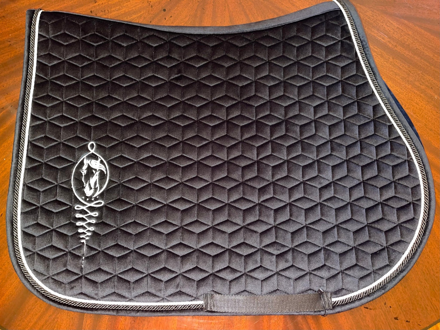 Velvet Jumping Saddle Pad - Camaroha Sutra